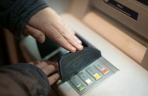 Robot nyüstöli az ATM-eket