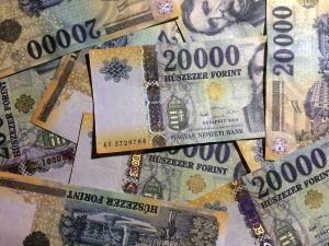 MNB: október 31-ig lehet fizetni a régi 1000 forintos bankjegyekkel